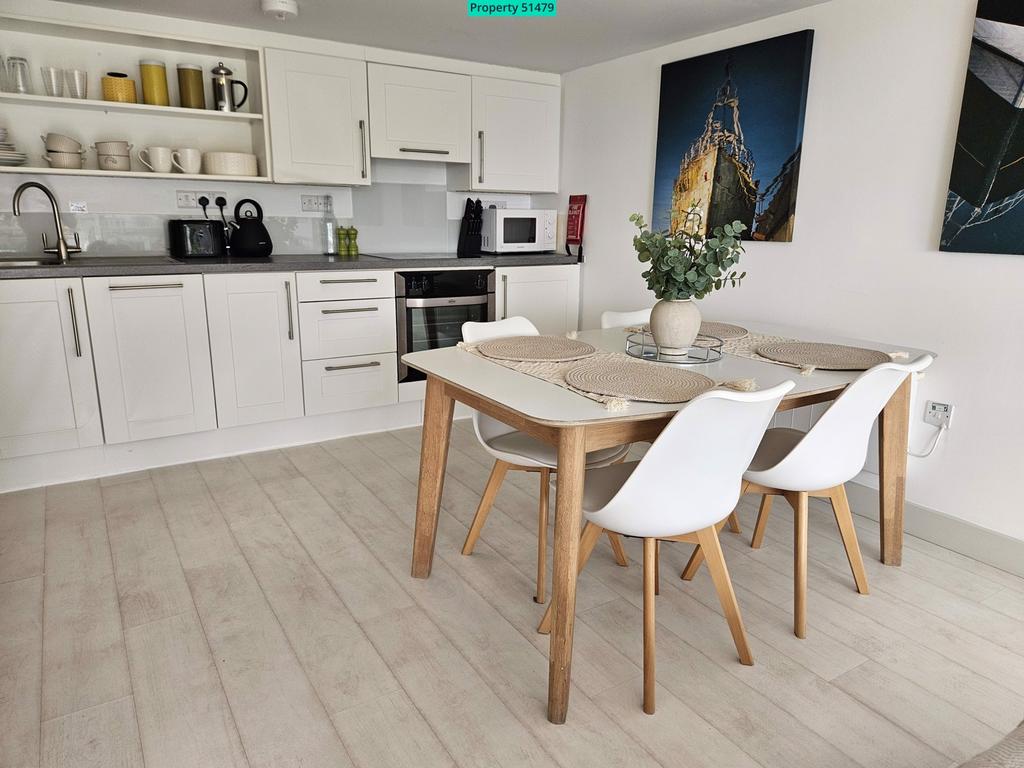 Kitchen/Dining area
