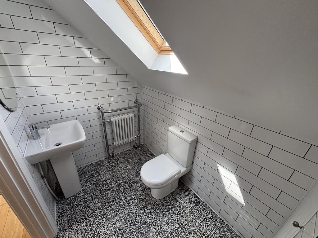Cottage   bathroom