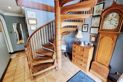 3 bedroom detached house for sale, Chapel, Launceston