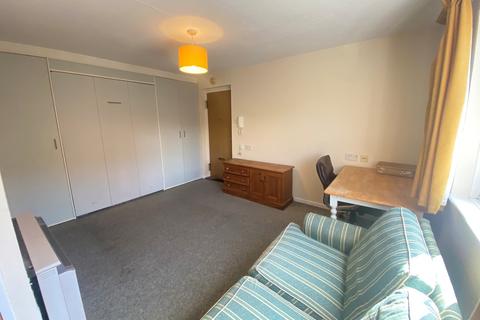 Studio to rent, Flaxfield Court, Basingstoke RG21