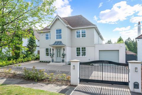 20 Green Curve, Banstead, SM7 1NX