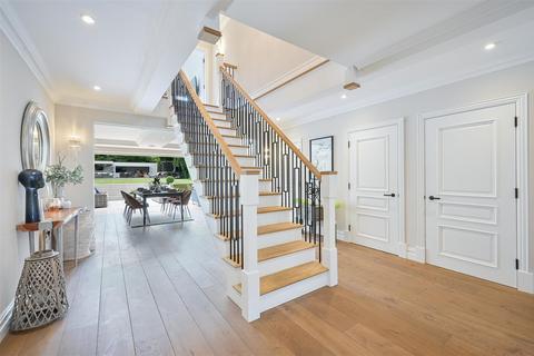 20 Green Curve, Banstead, SM7 1NX