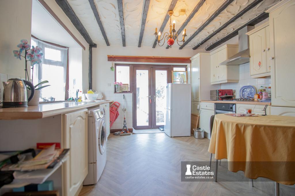 Kitchen &amp; Dining