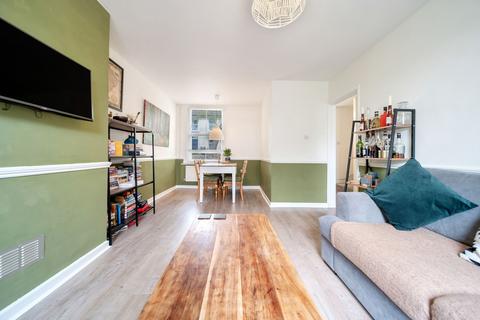 3 bedroom terraced house to rent, Brockesby Walk, Bury St Edmunds, IP33