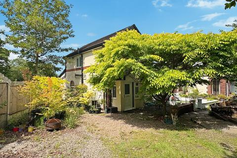 2 bedroom end of terrace house for sale, Breaktemper, Westhoughton, BL5