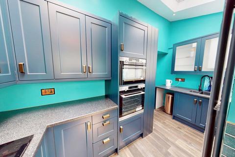 2 bedroom end of terrace house for sale, Breaktemper, Westhoughton, BL5
