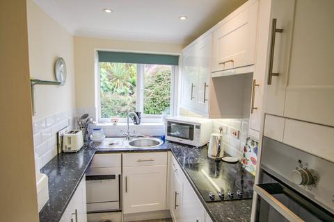 2 bedroom flat for sale, St Martins Way, Battle, TN33