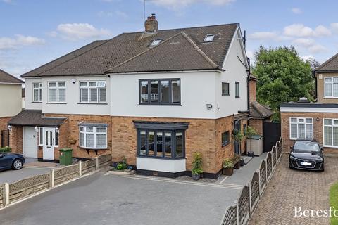 7 Chelsworth Drive, Romford, RM3 0ES