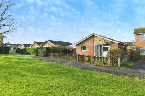 2 bedroom detached bungalow for sale, Mowbray Crescent, Stotfold, SG5