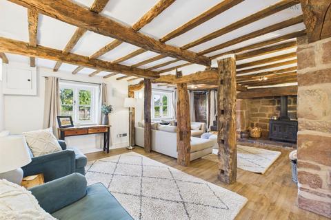 6 bedroom end of terrace house for sale, Castle Street, Holt, LL13