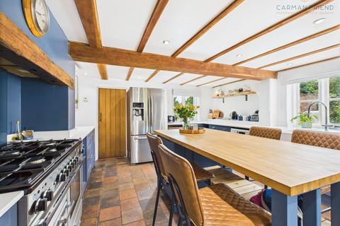 6 bedroom end of terrace house for sale, Castle Street, Holt, LL13