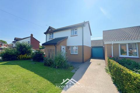 3 bedroom detached house for sale, Llys Bedwen, Rhyl