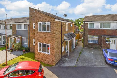 2 bedroom end of terrace house for sale, Poyntell Road, Staplehurst, Kent
