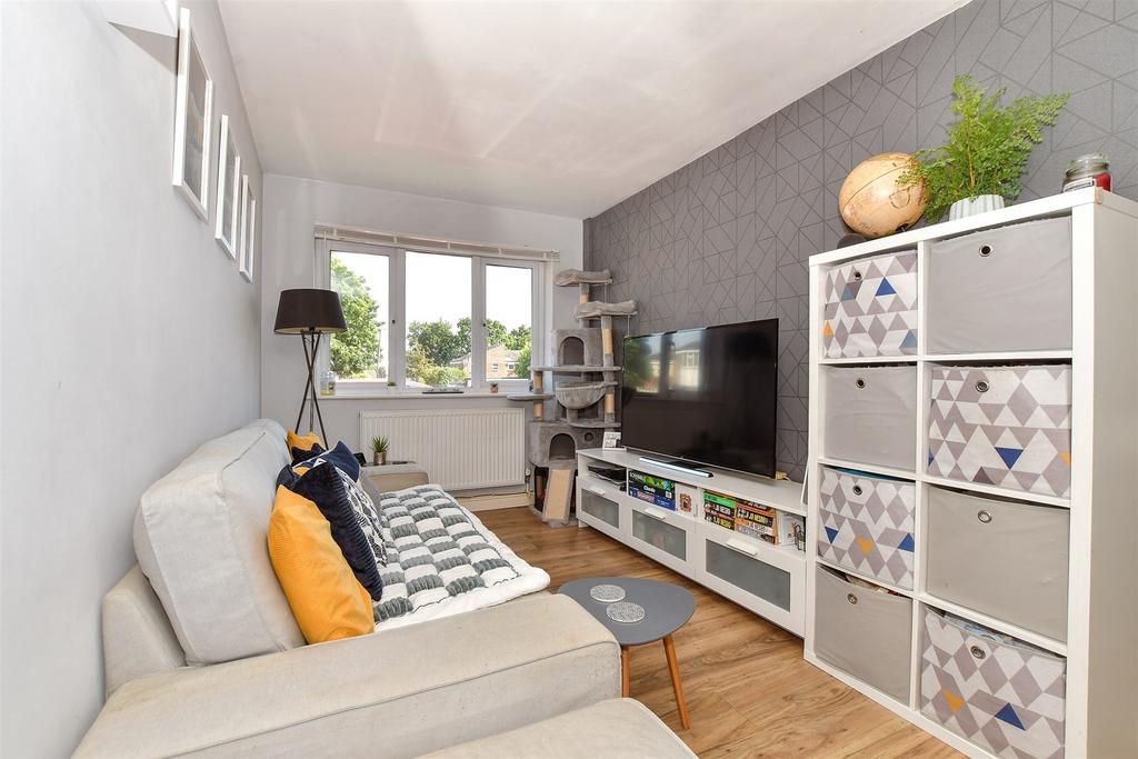 Lounge/Dining Area