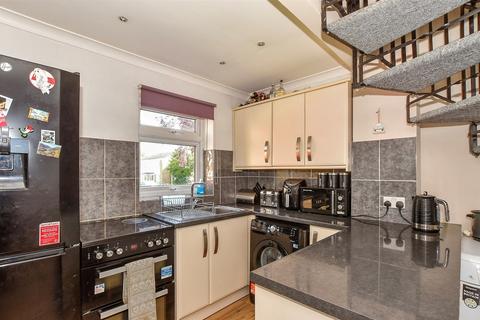 2 bedroom end of terrace house for sale, Poyntell Road, Staplehurst, Kent