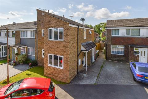 2 bedroom end of terrace house for sale, Poyntell Road, Staplehurst, Kent