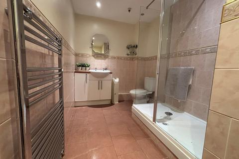 2 bedroom flat for sale, Grosvenor Lodge, Dorchester Road, Stockport