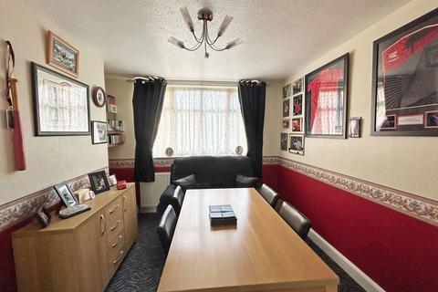 4 bedroom semi-detached house for sale, Firbeck Avenue, Skegness, Lincolnshire, PE25 3LA
