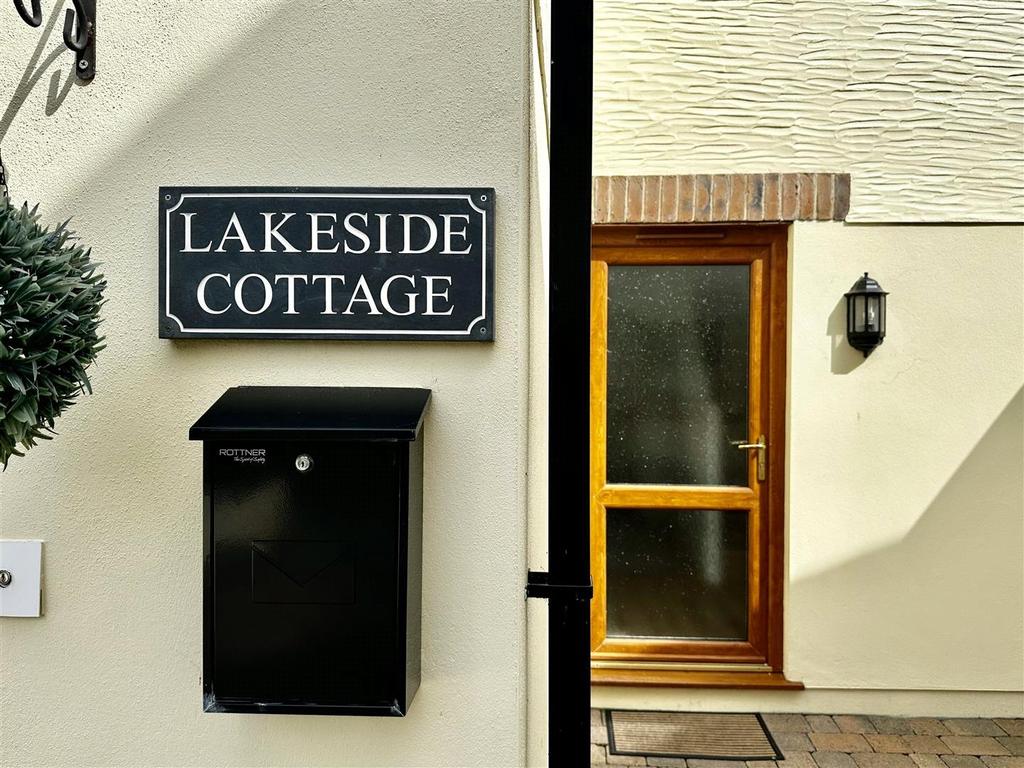 Lakeside Cottage