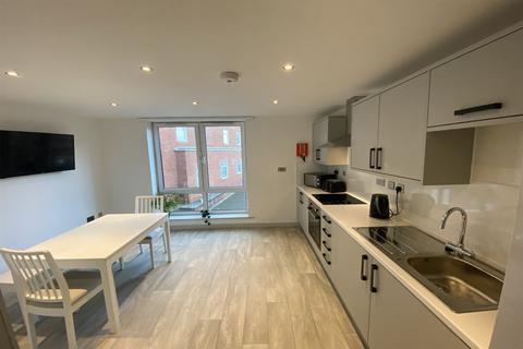 1 bedroom in a house share to rent, Mooregate House, Middle Street, NG9 1FX
