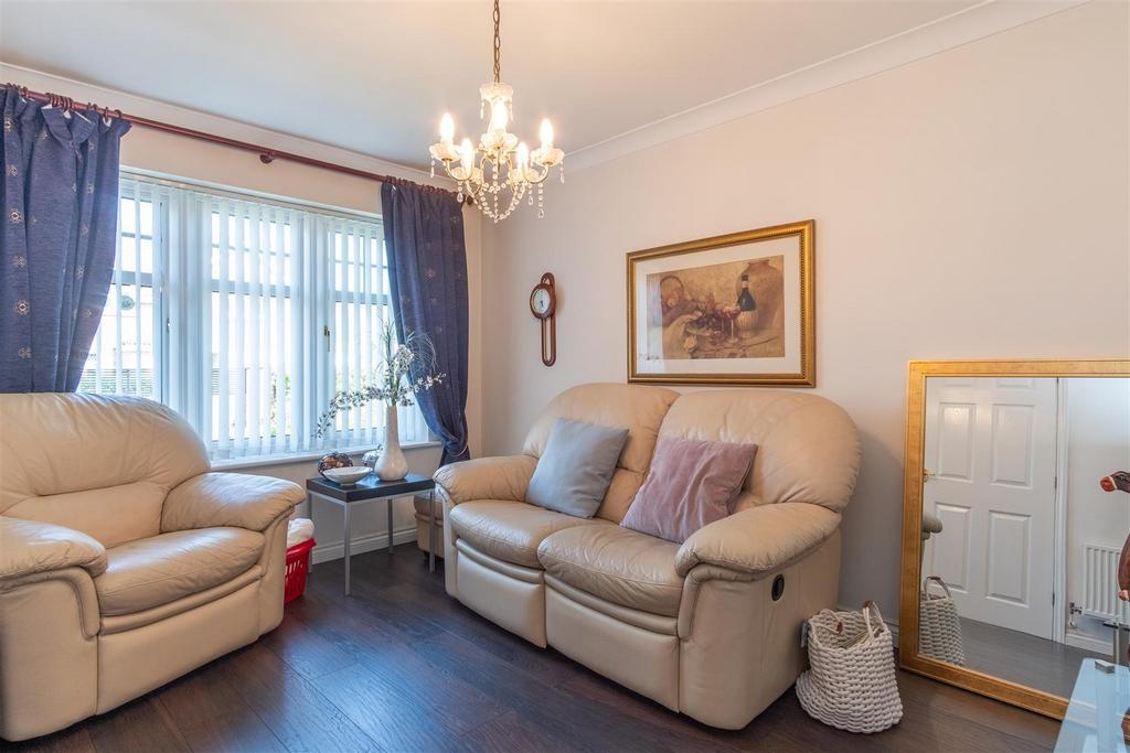 Sitting/Dining Room