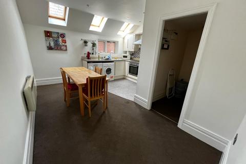 3 bedroom flat to rent, Westoe Village, South Shields NE33