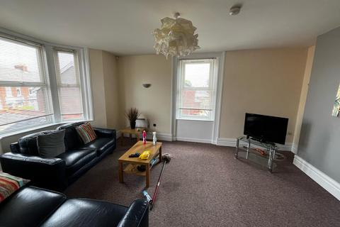 3 bedroom flat to rent, Westoe Village, South Shields NE33