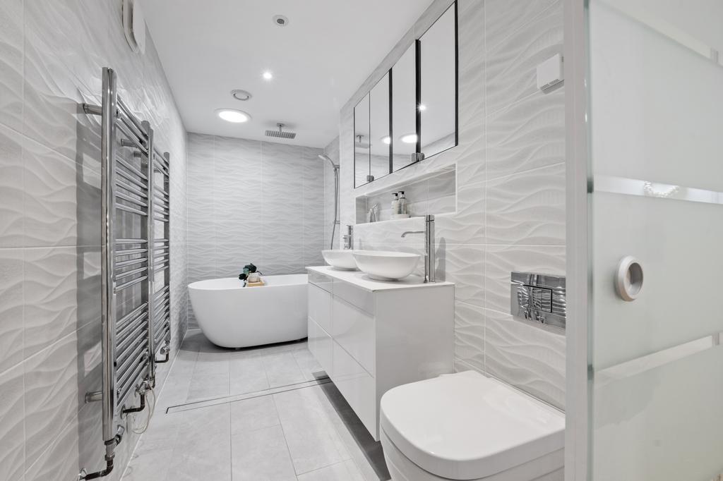 Bedroom 2 En-Suite