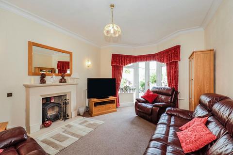 4 bedroom detached house for sale, Almsford Avenue, Harrogate
