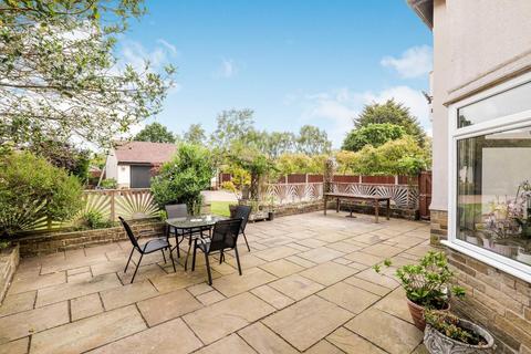 4 bedroom detached house for sale, Almsford Avenue, Harrogate