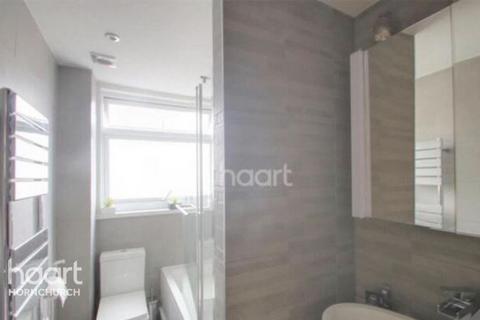 3 bedroom semi-detached house to rent, Wych Elm Close, HORNCHURCH