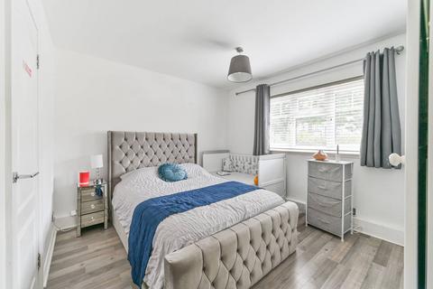 62 Renown Close, Croydon, CR0 3SD