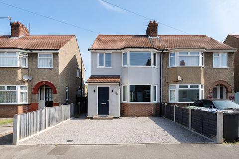 4 bedroom semi-detached house for sale, Kimberley Road, Lowestoft