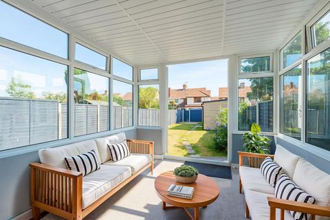 4 bedroom semi-detached house for sale, Kimberley Road, Lowestoft