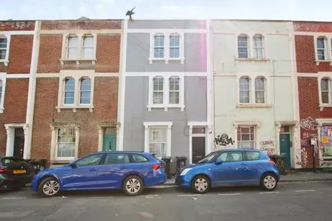 2 bedroom maisonette to rent,