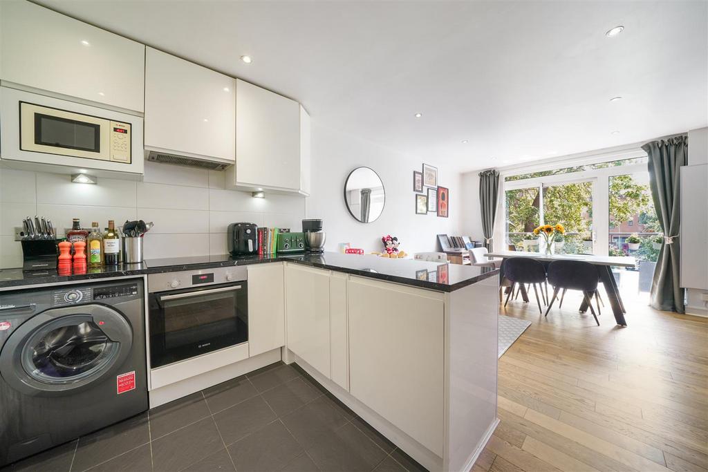 Flat 23, Catalpa Court - d LC6 G6iuc R3ut Swgvymp.jpg