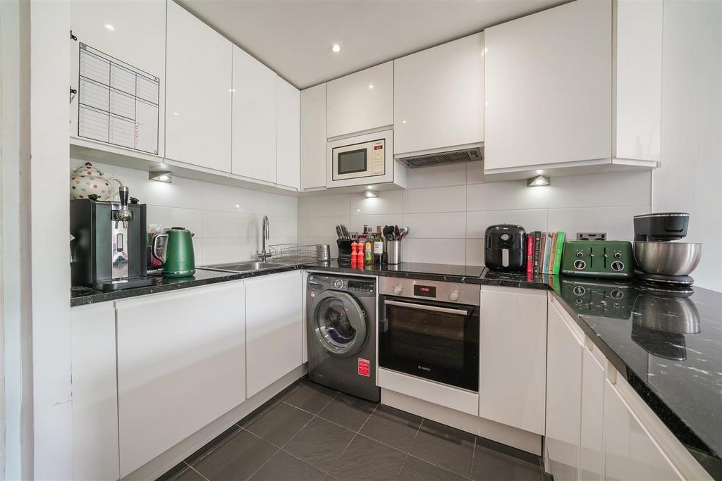 Flat 23, Catalpa Court - 5ec Qs Z4 WLbekh SXDt TVf.jpg