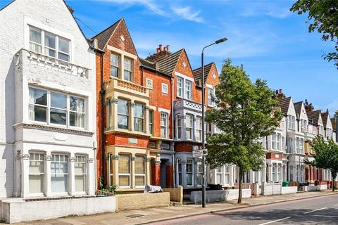 3 bedroom apartment for sale, Elspeth Road, London, SW11