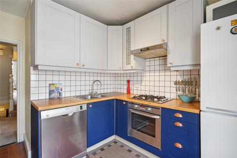 3 bedroom apartment for sale, Elspeth Road, London, SW11