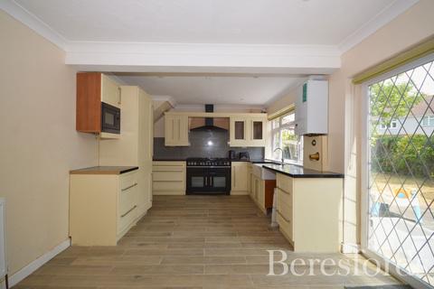 5 bedroom semi-detached house for sale, Moray Way, Romford, RM1