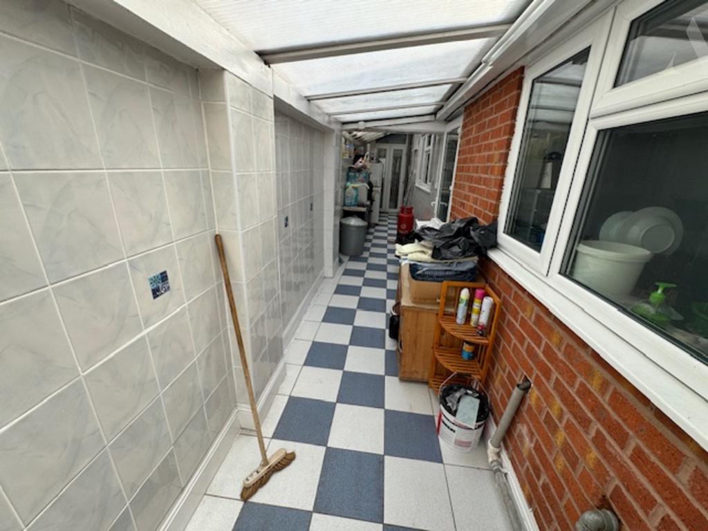 13 Monk Road lean to utulity room