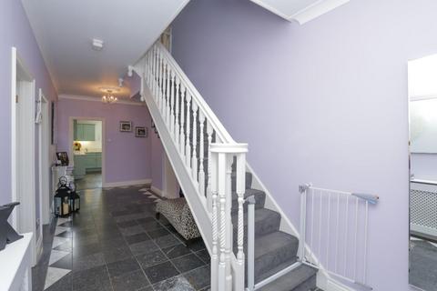 5 bedroom detached house for sale, Kingsgate Avenue, Broadstairs, Kent, CT10
