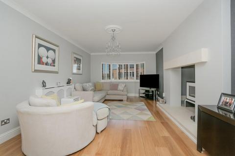 5 bedroom detached house for sale, Kingsgate Avenue, Broadstairs, Kent, CT10
