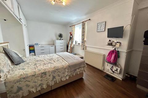 7 Howard Close, Waltham Abbey, EN9 1XA