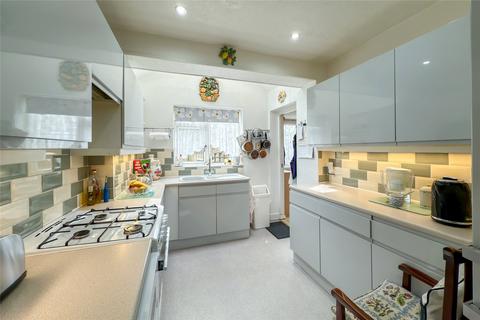 2 bedroom bungalow for sale, Hawthorn Close, Harpenden, Herts, AL5