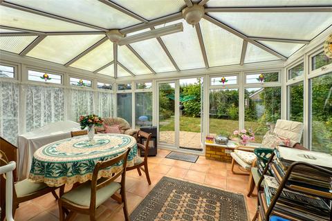 2 bedroom bungalow for sale, Hawthorn Close, Harpenden, Herts, AL5