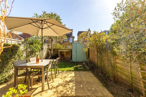 37 Artillery Road, Guildford, GU1 4NW