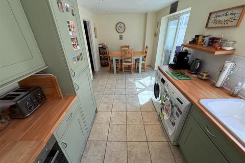 137 Fishers Lane, Wirral, CH61 8SD