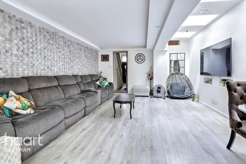 3 bedroom terraced house for sale, Milton Avenue, East Ham