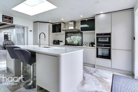 3 bedroom terraced house for sale, Milton Avenue, East Ham